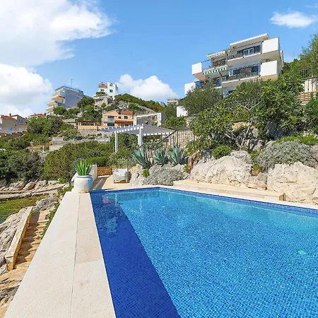 Holiday home Beautiful In With House Sea View