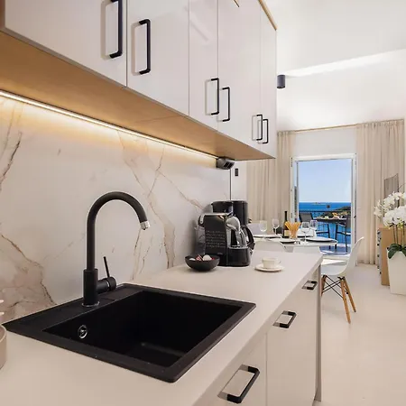 Six-bedroom In *