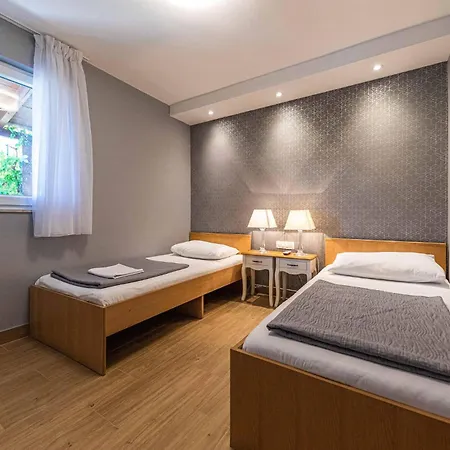 Six-bedroom In Vinišće