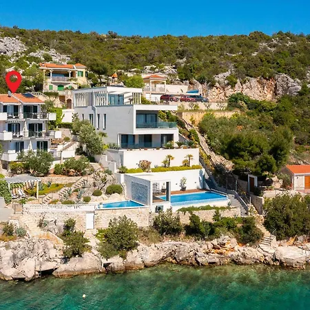 Ferienhaus Six-bedroom In Vinišće